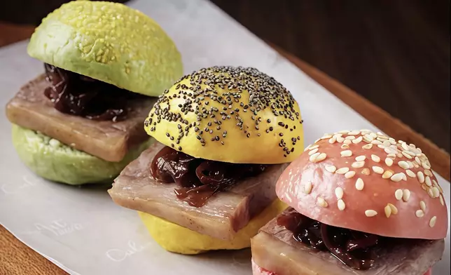 CulinArt 1862's Australian M9 Wagyu Slider Trio: Succulent slices of Australian M9 Wagyu brisket served in three colourful mini buns. The Wagyu offers a rich and velvety texture, with its distinct buttery aroma and bursting juices that pair beautifully with various cocktails.