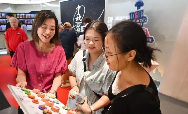 Commissioner for Tourism visits tourist attractions during National Day Golden Week of Mainland Source: HKSAR Government Press Releases