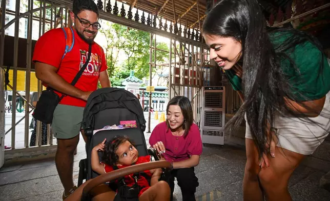 Commissioner for Tourism visits tourist attractions during National Day Golden Week of Mainland Source: HKSAR Government Press Releases