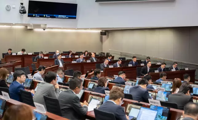 LegCo Members meet with members of Wan Chai and Tuen Mun District Councils Source: HKSAR Government Press Releases