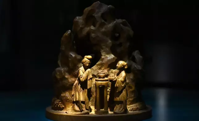 HKMoA receives donation of artefacts from Hua-e Jiaohui Lou collection and launches new exhibition Source: HKSAR Government Press Releases