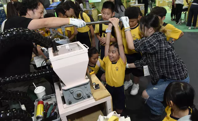 Eco Expo Asia public day holds premiere of season three of "Enchanting China" and environmental protection quiz competition Source: HKSAR Government Press Releases