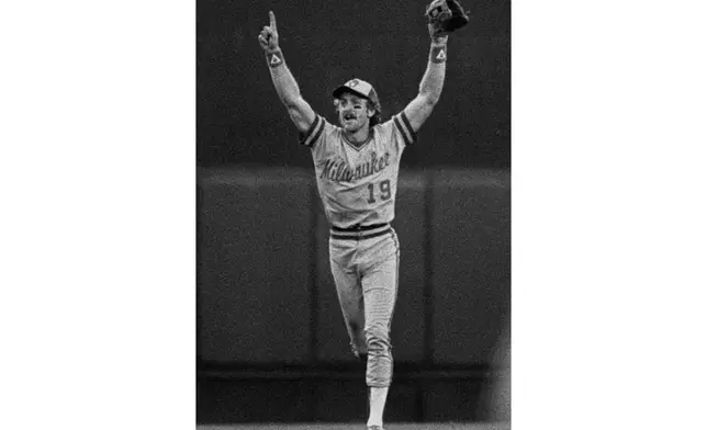 FILE - Milwaukee Brewers shortstop Robin Yount celebrates winning the American League Championship against the Baltimore Orioles in Baltimore, Oct. 3, 1982. (AP Photo/Ray Stubblebine, File)