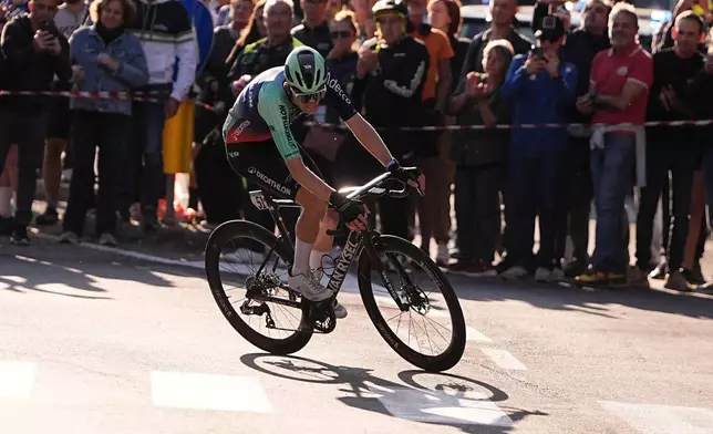France's Paul Seixas pedals on his way to win Il Lombardia, Tour of Lombardy cycling race, in Como, Italy, Saturday, Oct. 10, 2026. (Gian Mattia D'Alberto/LaPresse via AP)