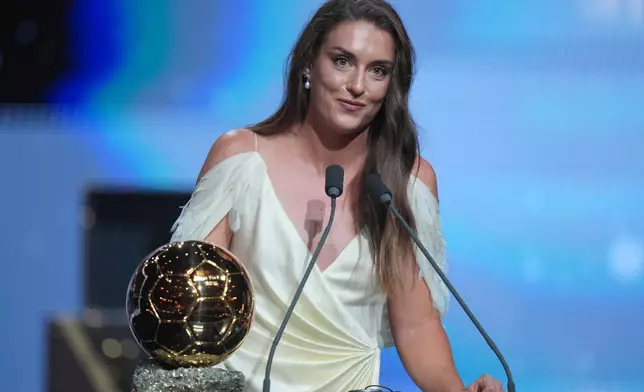 Spain's London City Lionesses' Alexia Putellas wins the player of the year trophy during the Ballon d'Or ceremony at the London Palladium Theatre in London, England, Monday, Oct. 26, 2026 . (AP Photo/Kin Cheung)