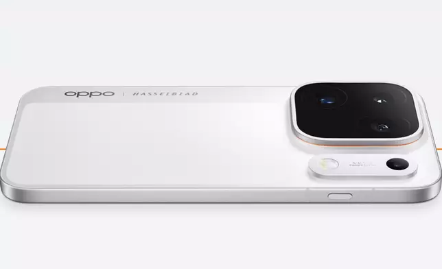 OPPO Find X10 Pro Max in Luna White