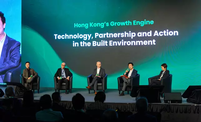 (From left) Johnny Cheuk, Senior Vice President & Hong Kong Executive Leader of AECOM, Donald Choi, Managing Director of Urban Renewal Authority, Travis Kan, Director, Digital Energy, Power Products, Industrial Automation of Schneider Electric Hong Kong, Calvin Lee Kwan, Head of Sustainability of Link Asset Management, and Grace Kwok, Director of Hong Kong Green Building Council (Moderator), shared insights on how technology, partnership, and action in the built environment can drive Hong Kong's growth.
