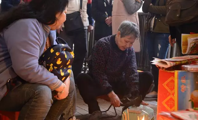 有神婆表示，今年生意不及往年好