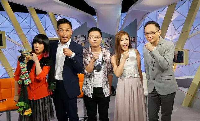 甜筒輝（中）接受有線訪問