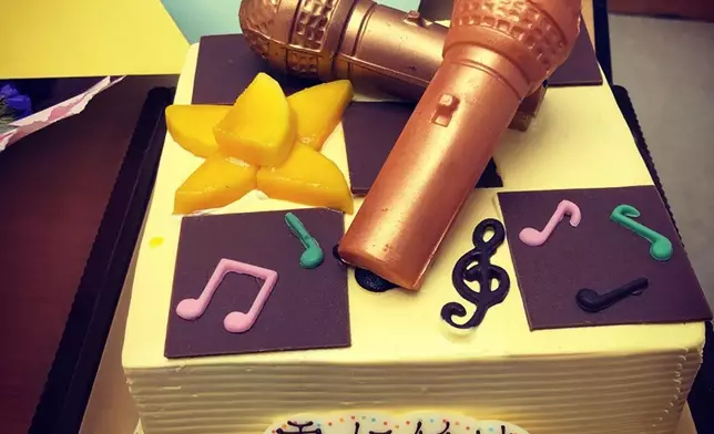 商台DJ雲妮分享朋友和支持者送的打氣禮物。