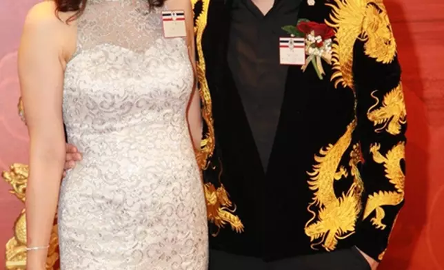 王賢訊同太太。