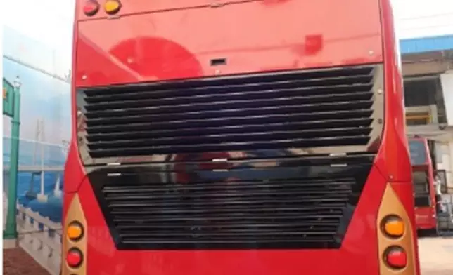 特大車尾電子顯示屏。