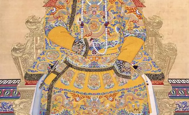 清文宗顯皇帝朝服全身像 (網上圖片)