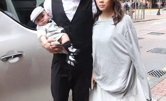 今年9月Steven帶埋兒子天寶同雯雯補辦結婚儀式。