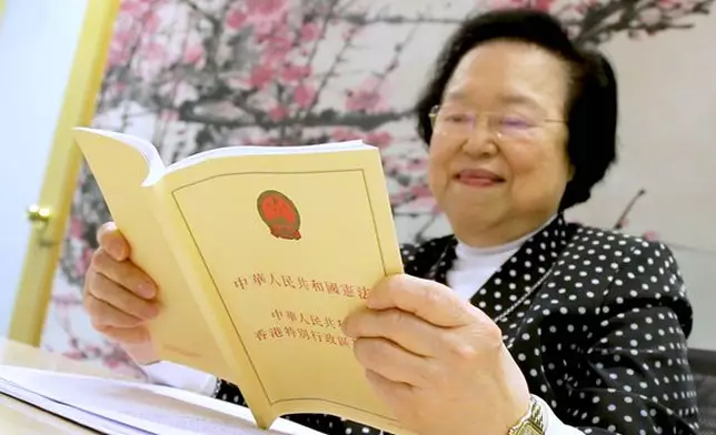 若香港一直不就23條立法, 譚惠珠說, 人大常委有權按《基本法》第18條, 把全國性法律在香港實施。(本網記者攝)