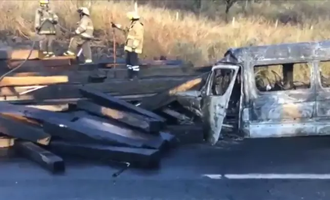 墨西哥公路重大車禍， 至少14死12傷。（網圖）