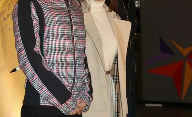 樂易玲帶兩子到場欣賞音樂劇但拒受訪。