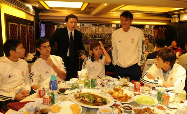 即晚賽後宵夜，2009年12月12日東亞運金牌之夜，是球圈人難忘的一夜。 資料圖片