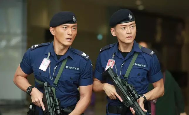 在《機場特警》中演警員的楊明，如今形象插水，真的是戲如人生。