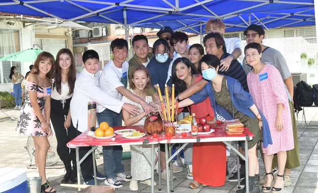 《無限斜棟有限公司》開鏡。