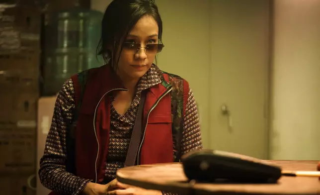 林嘉欣在電影《死因無可疑》挑戰中年視障婦人角色。