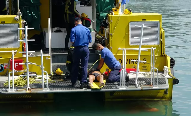 消防蛙人救起事主後證實不治。