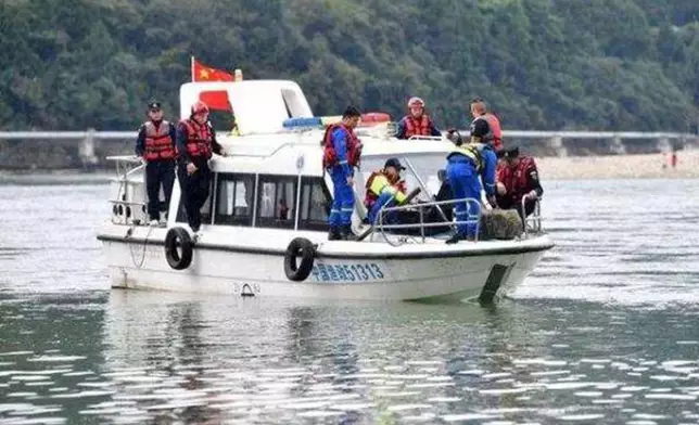 四川民警李雨闐跳江救人，不幸因公殉職。（網上圖片）