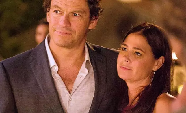 Dominic West（左）