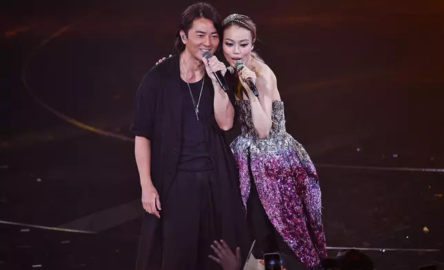 周柏豪第一個低潮期，可以為鄭伊健、容祖兒斟茶遞水，也是美好回憶。