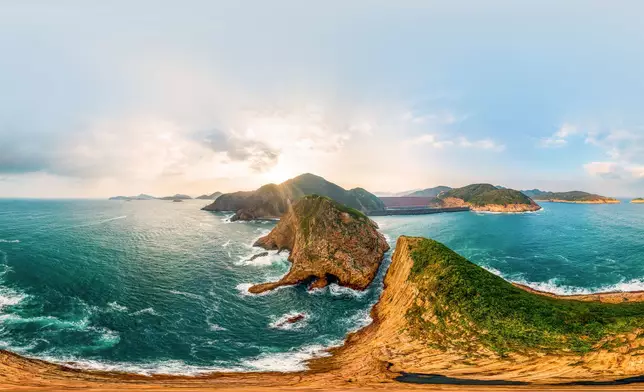攝影師楊安迪拍攝了一輯展現香港大自然奇觀的 360 度相片。旅發局圖片