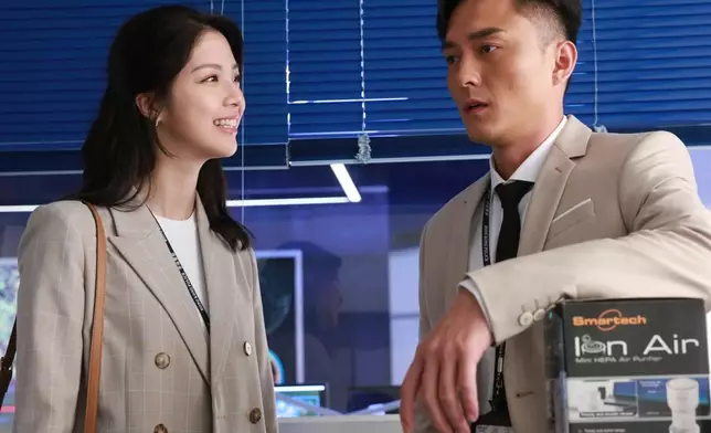 在《迷網》一劇中，陳曉華已擔演要角，極速上位。