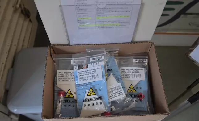 市民可於郵局辦公時間內前往索取樣本收集包，每名市民限取一包，派完即止，費用全免。