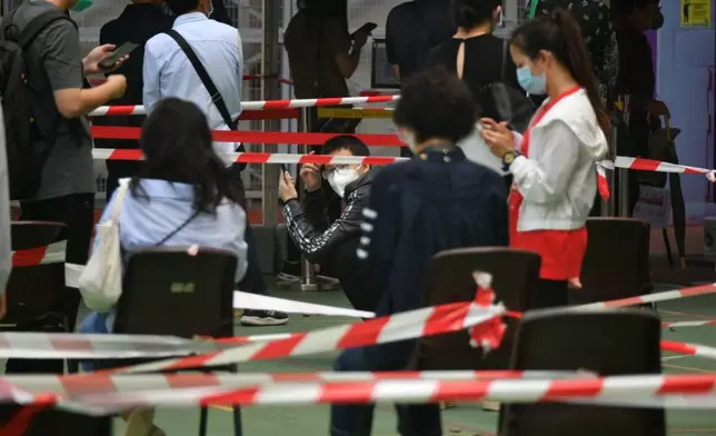 今早仍有不少市民前往檢測。