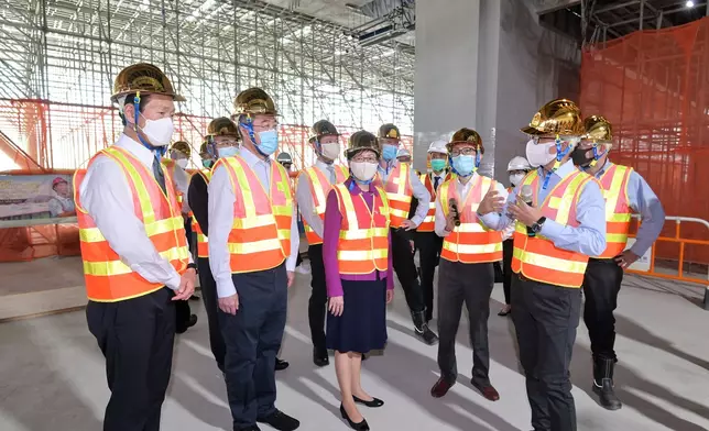 林鄭月娥視察博物館工程項目進度。政府新聞處圖片
