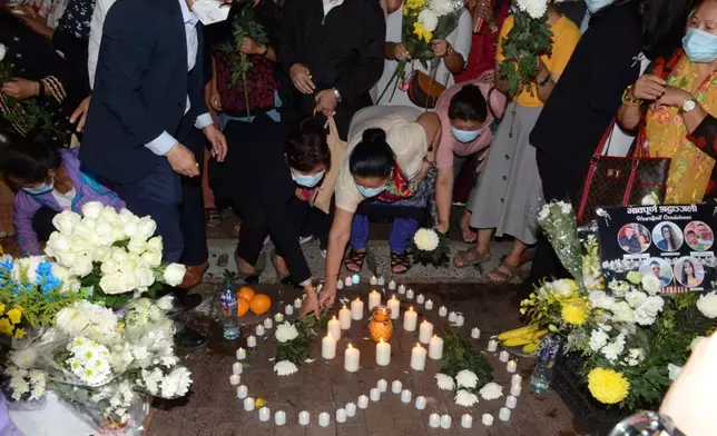 尼泊爾同鄉及市民到場悼念悼念死難者。