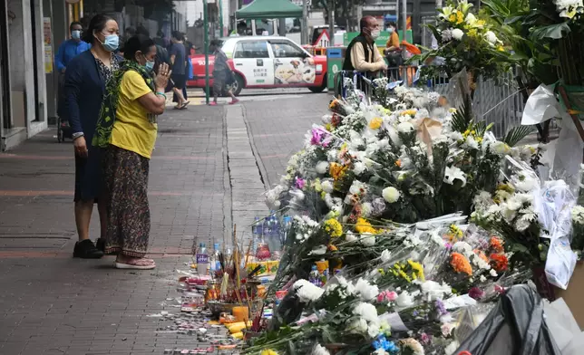 有尼泊爾人士到場獻花。