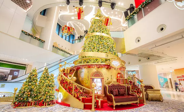 The LOHAS康城8米巨型聖誕樹佈置。
