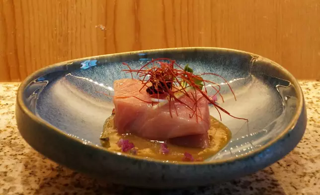 大鮪魚腩配柚子酢味噌$158 以大拖羅配上自家製柚木酢味噌，鮮味爆發。 （本網記者攝）