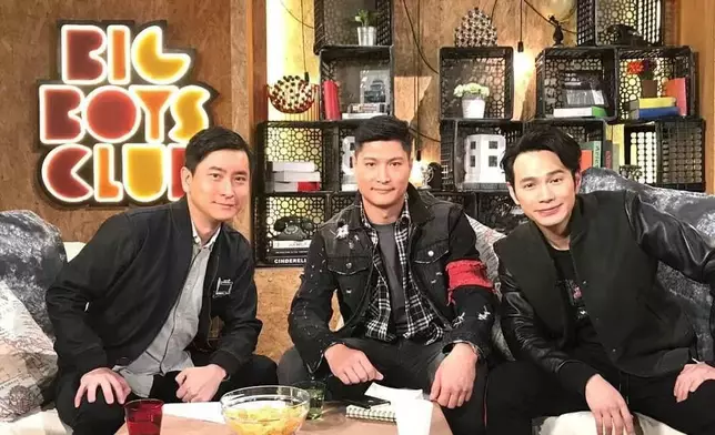 初做風水師的阿龍，幫朋友搵風水屋令對方兩個月勁賺兩億，因而獲范振鋒邀上節目《兄弟幫》接受訪問。