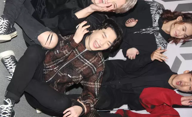 記者要求阿Jer跳舞Solo，他即扭計縮沙。