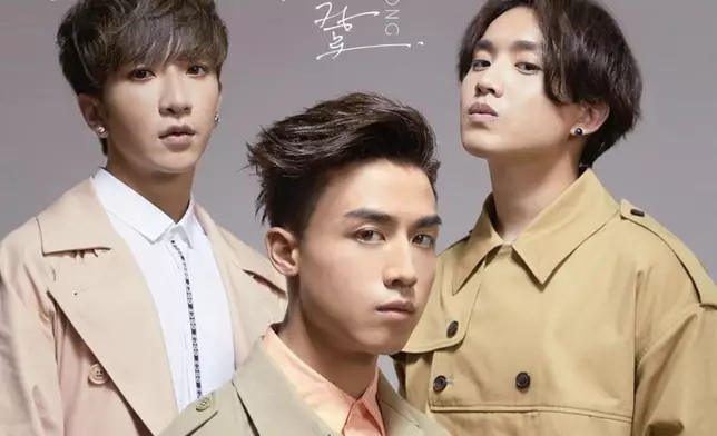 繼今年Anson Lo、阿Jer和AK單飛後，MIRROR預告明年再有成員單飛。