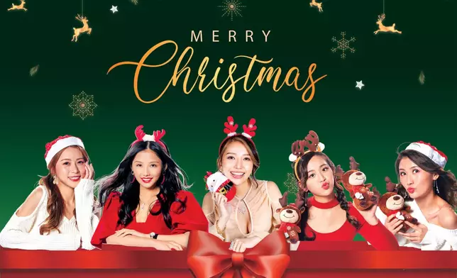 （左起）蔡小蝶、高文君、羅思雅、范莎莎和何雙妍擔任聖誕節模特兒。