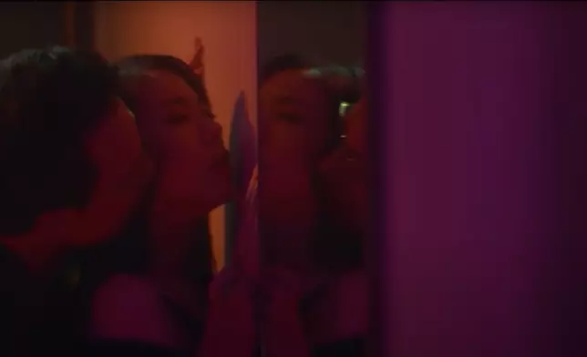 《陰陽道具》MV內有好多尺度大膽的性愛場面。