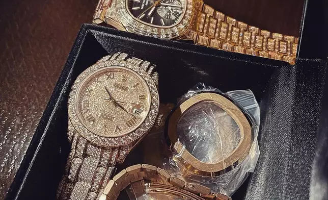 黃子韜稱價值800多萬人民幣的鑽錶為「小玩意」。