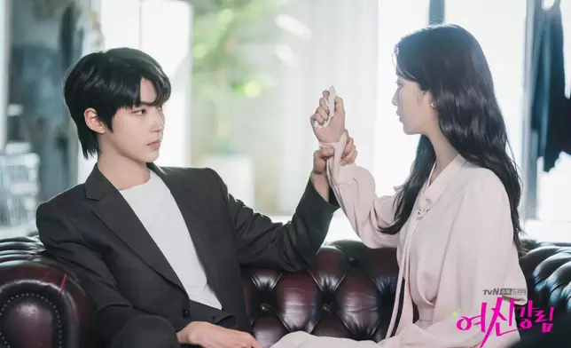 黃仁燁與文佳煐有很多對手戲（網上圖片）