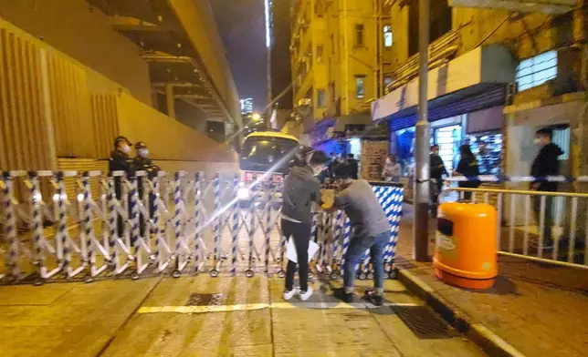 警員到油麻地長樂街志和街一帶設封鎖線。