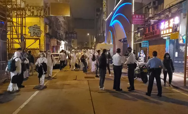 油麻地晚上突擊封區。