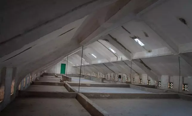 宿舍長直的布局，配以中式金字型瓦頂，讓頂層形成特殊的三角空間。香港隅地 HK Corners圖片