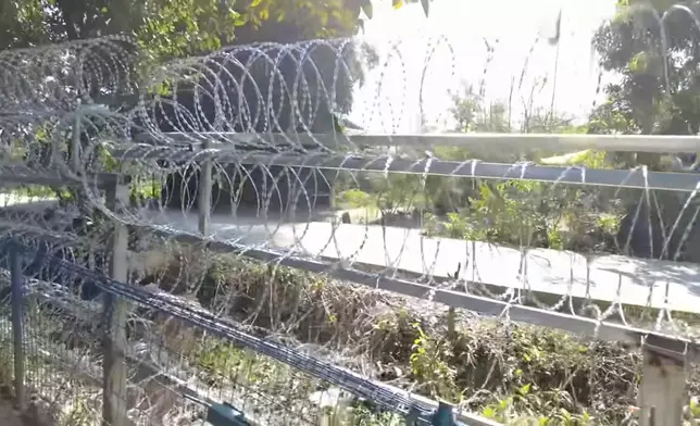 因為疫情，邊境用鐵齒網隔開（影片截圖）