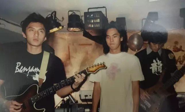 三人當年組成樂隊Poet。